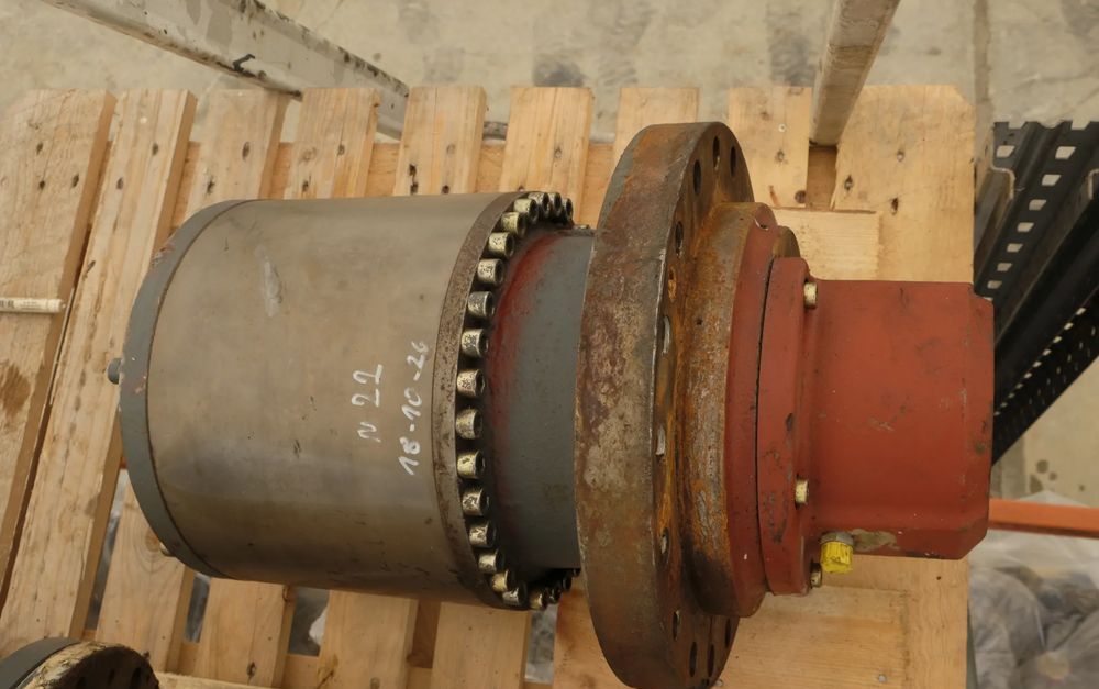 Reduktor obrotu SAT 275/261Liebherr R 906,R916,R922,R924,R926 - Transmisija: slika 1 Reduktor obrotu SAT 275/261Liebherr R 906,R916,R922,R924,R926 - Transmisija: slika 1