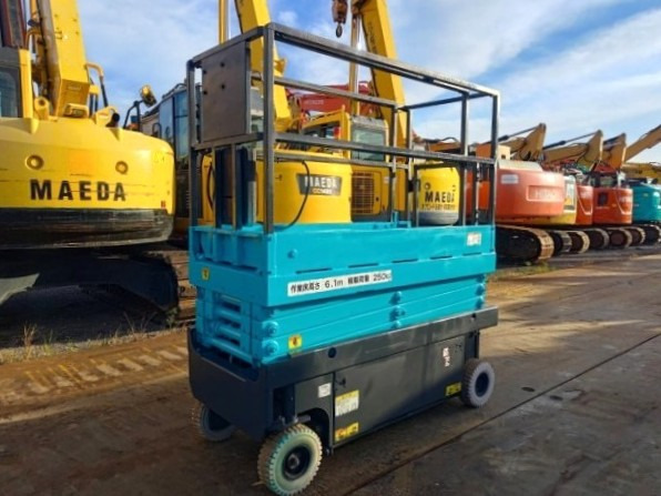 AIRMAN ENTL061 - Lift u obliku makaza: slika 1 AIRMAN ENTL061 - Lift u obliku makaza: slika 1