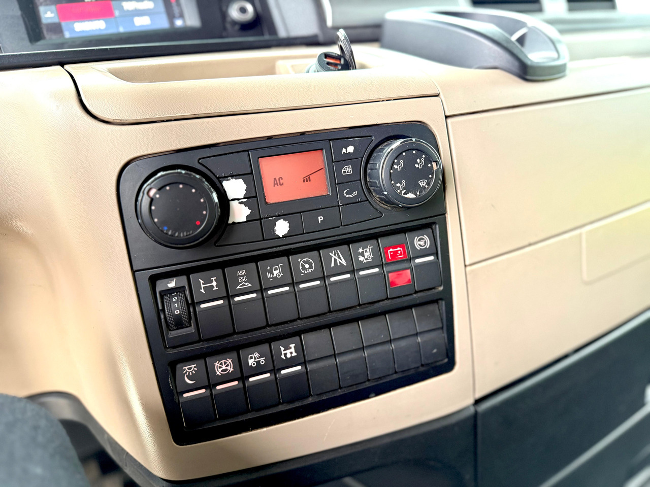 Tegljač MAN Tgx 18.460: slika 10 Tegljač MAN Tgx 18.460: slika 10