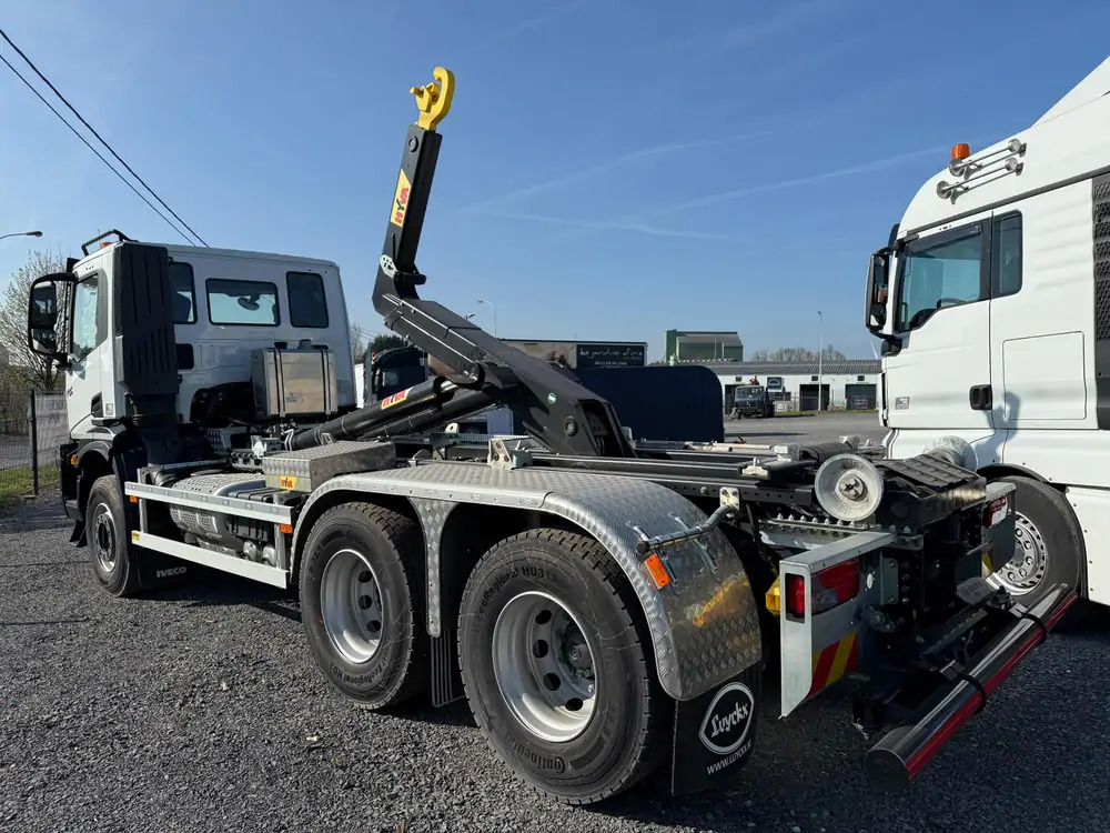 Iveco AD300T48 HYVALIFT 20 TONS*pare-choc hydraulique - Kamion sa hidrauličnom kukom: slika 3 Iveco AD300T48 HYVALIFT 20 TONS*pare-choc hydraulique - Kamion sa hidrauličnom kukom: slika 3