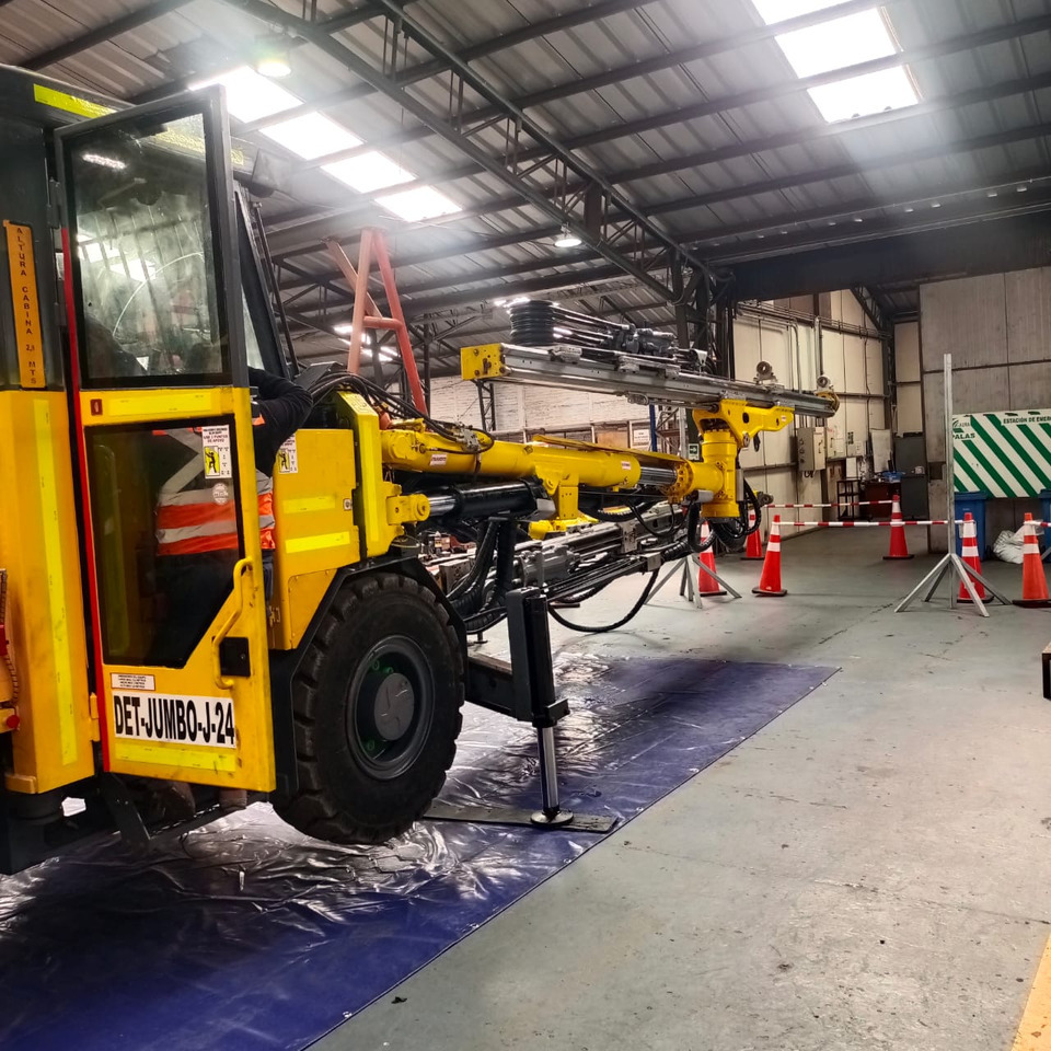 EPIROC BOOMER S2C - Mašina za usmereno bušenje: slika 1 EPIROC BOOMER S2C - Mašina za usmereno bušenje: slika 1