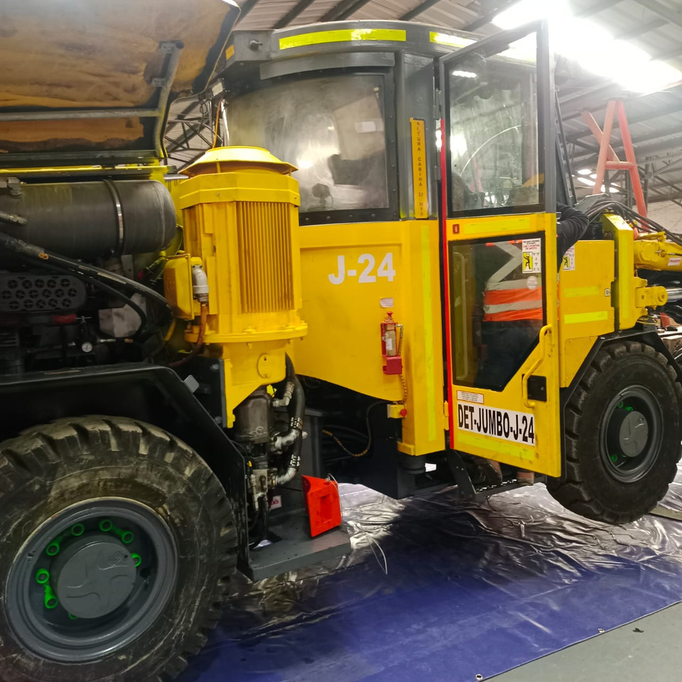 EPIROC BOOMER S2C - Mašina za usmereno bušenje: slika 2 EPIROC BOOMER S2C - Mašina za usmereno bušenje: slika 2