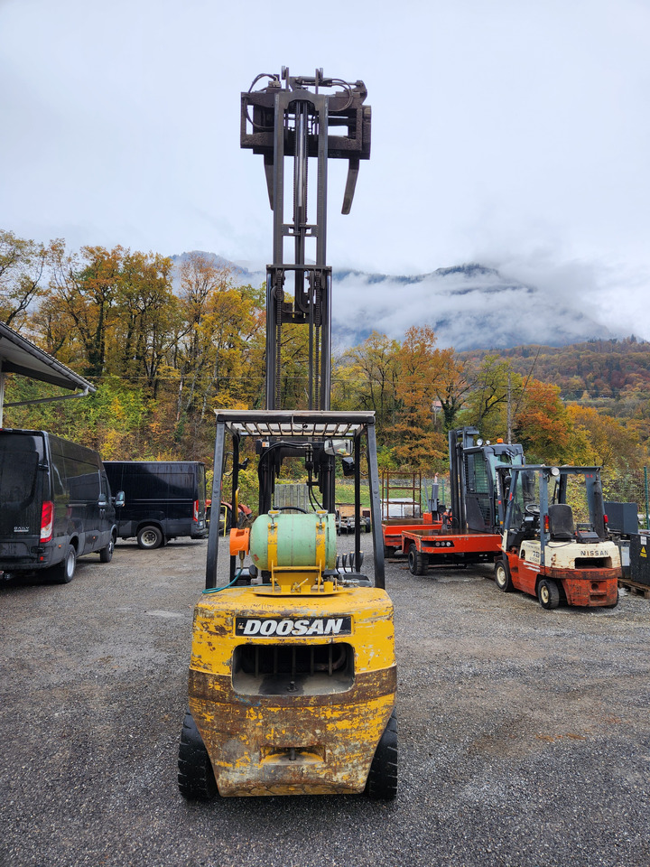 DAEWOO G30E-3 - Gasni viljuškar: slika 4 DAEWOO G30E-3 - Gasni viljuškar: slika 4