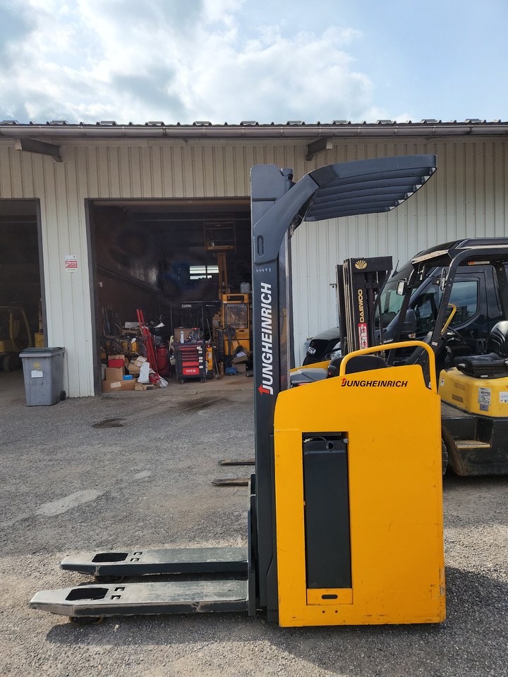 JUNGHEINRICH ESC 216z - Regalni viljuškar: slika 4 JUNGHEINRICH ESC 216z - Regalni viljuškar: slika 4