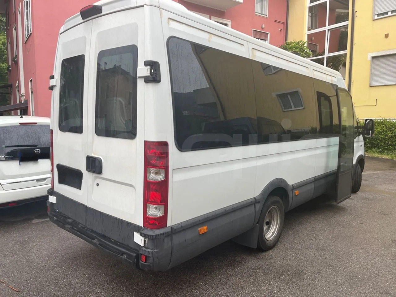 Minibus, Putnički kombi Iveco Daily: slika 8