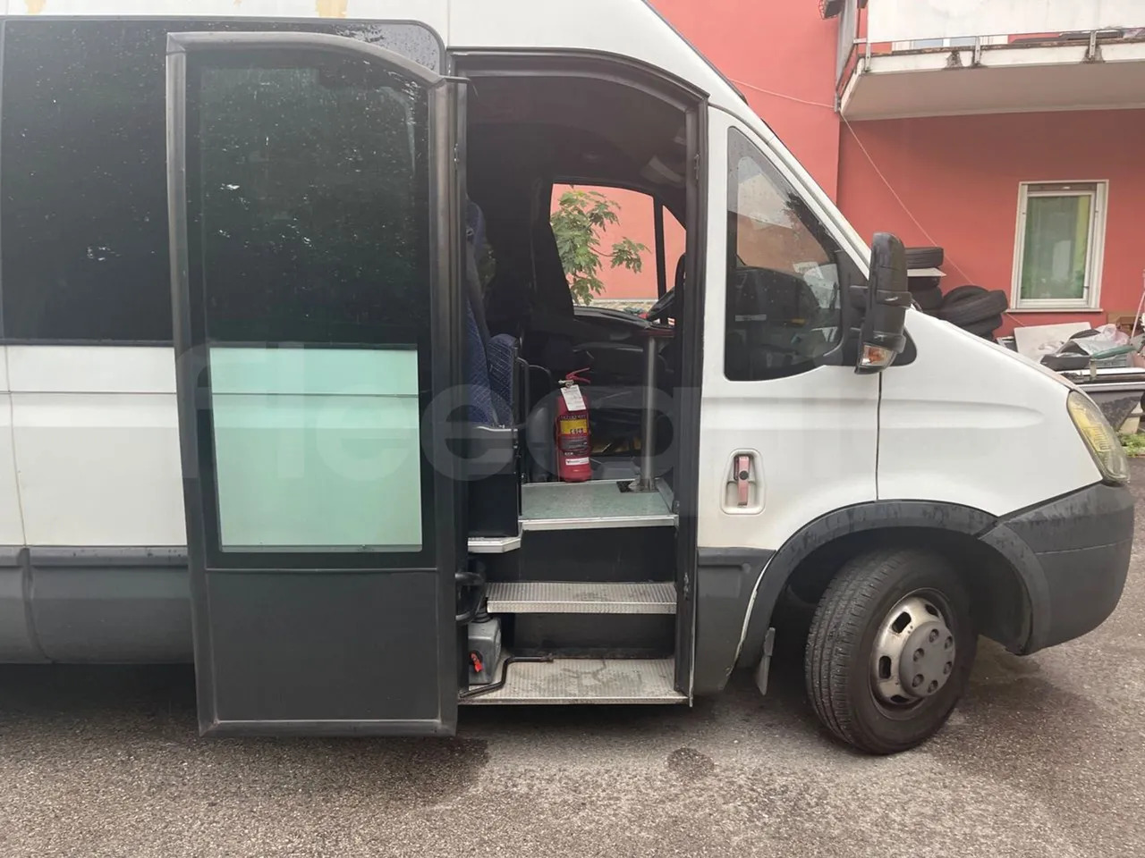 Minibus, Putnički kombi Iveco Daily: slika 13