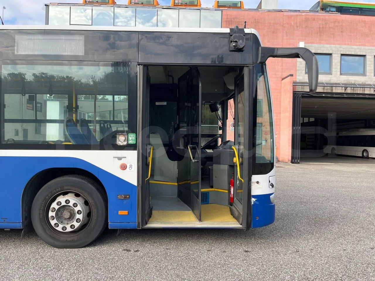 Zglobni autobus Mercedes-Benz Conecto: slika 13
