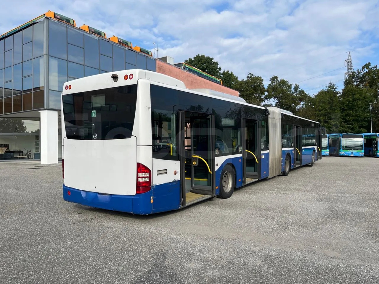 Zglobni autobus Mercedes-Benz Conecto: slika 8