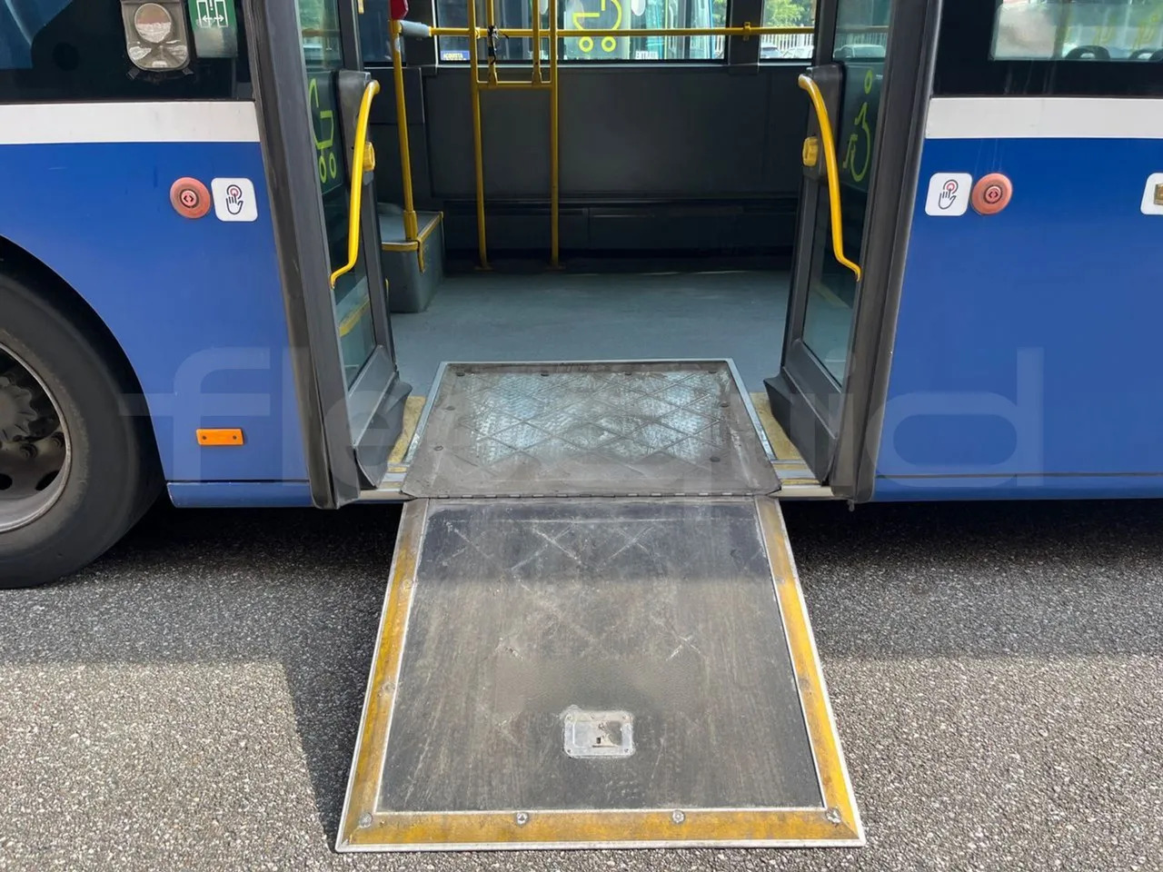 Zglobni autobus Mercedes-Benz Conecto: slika 16