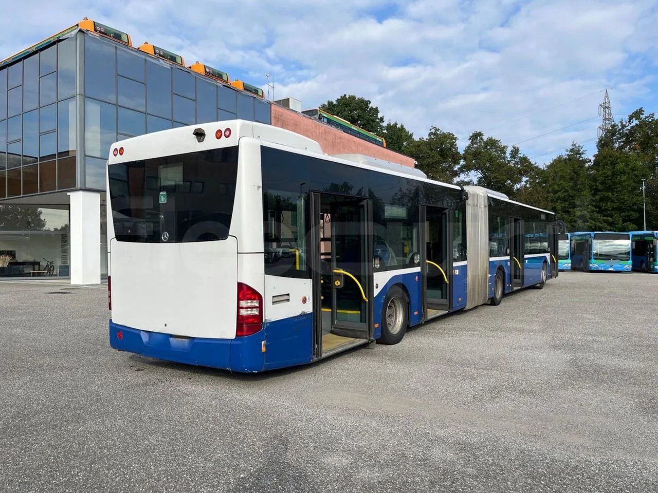 Zglobni autobus Mercedes-Benz Conecto: slika 9
