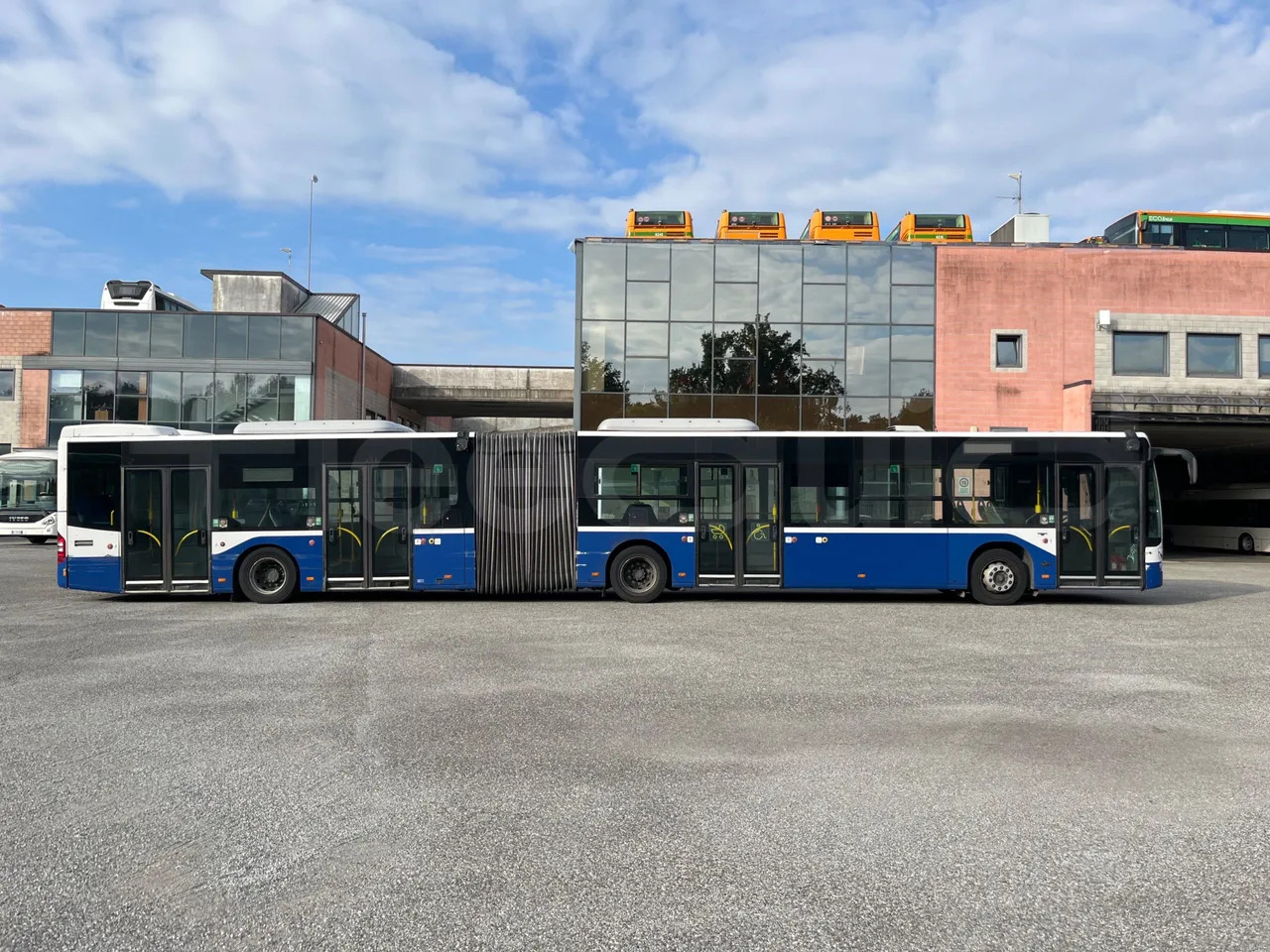 Zglobni autobus Mercedes-Benz Conecto: slika 11