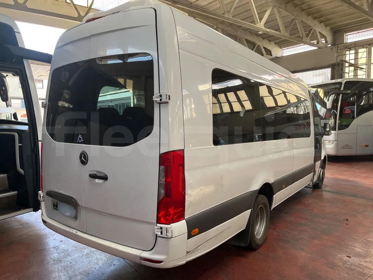 Minibus, Putnički kombi Mercedes-Benz Sprinter: slika 10