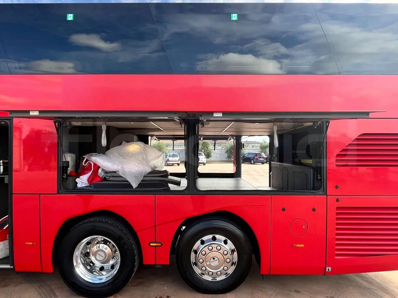 Turistički autobus Neoplan Skyliner: slika 7 Turistički autobus Neoplan Skyliner: slika 7