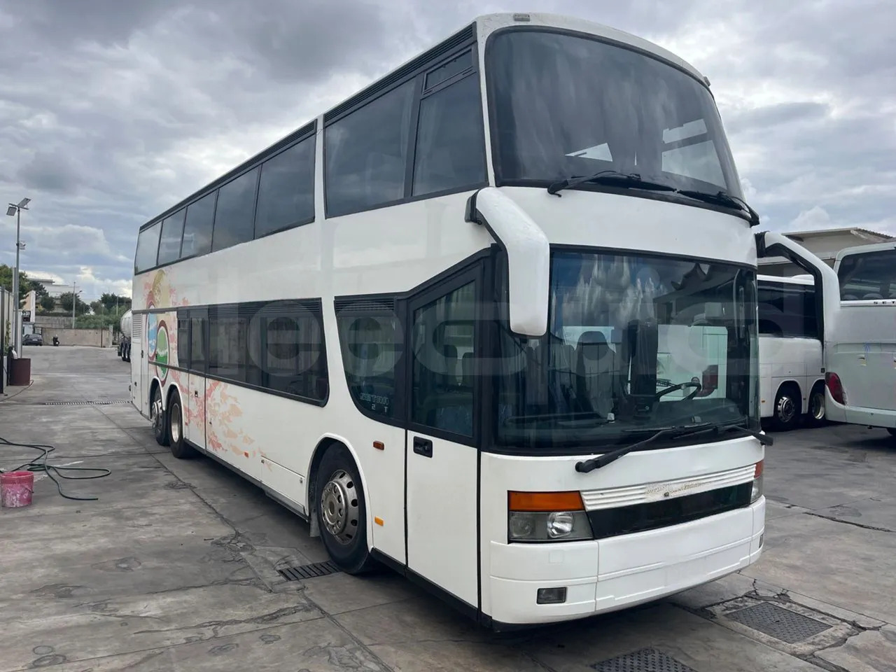 Setra S328 - Autobus na sprat: slika 1 Setra S328 - Autobus na sprat: slika 1