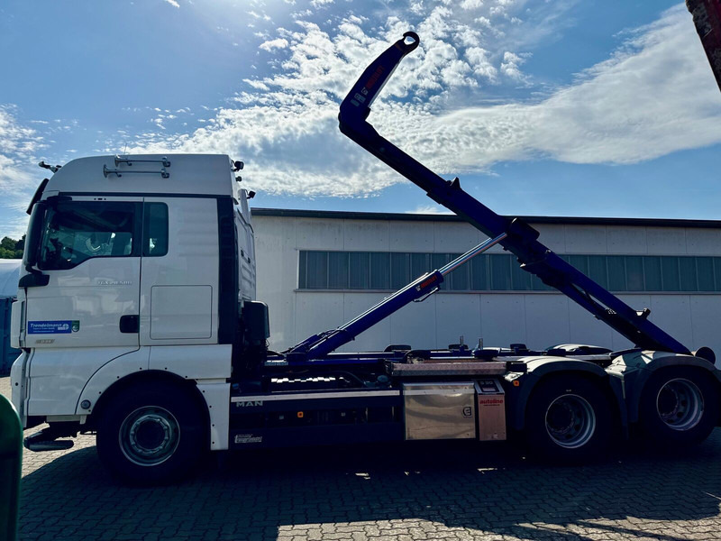 MAN TGX 26.580 BL 6x2 Zwillingbereifte Liftachse Abroller Hiab Funk- - Kamion sa hidrauličnom kukom: slika 5 MAN TGX 26.580 BL 6x2 Zwillingbereifte Liftachse Abroller Hiab Funk- - Kamion sa hidrauličnom kukom: slika 5