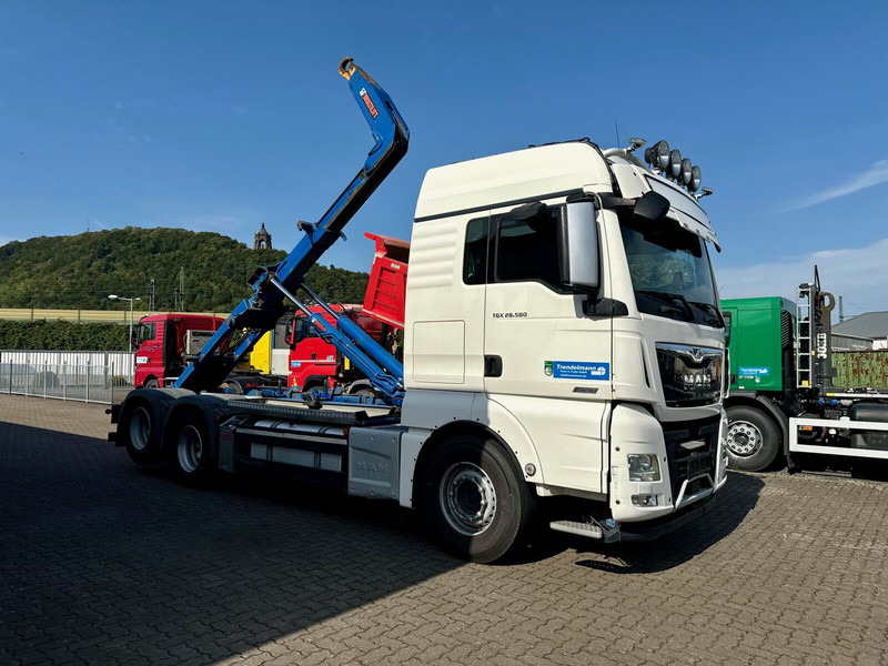 MAN TGX 26.580 BL 6x2 Zwillingbereifte Liftachse Abroller Hiab Funk- - Kamion sa hidrauličnom kukom: slika 4 MAN TGX 26.580 BL 6x2 Zwillingbereifte Liftachse Abroller Hiab Funk- - Kamion sa hidrauličnom kukom: slika 4