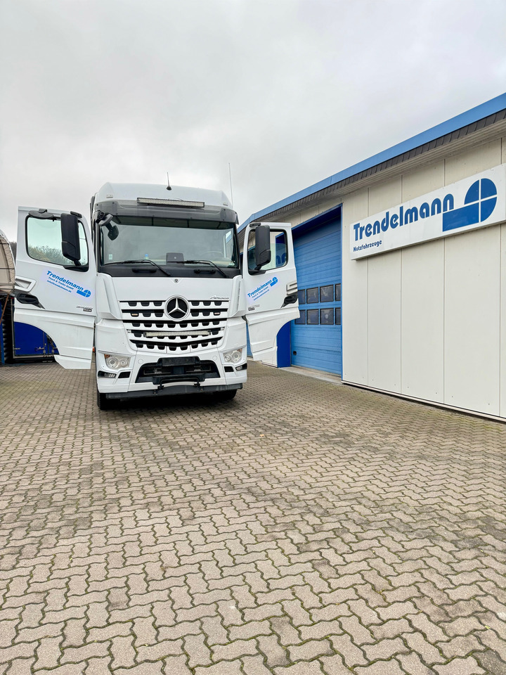 Mercedes Arocs 3358 L 6x4 Radstand 4500 Arocs 3358 L 6x4 Blatt-Luft Gefedert - Šticar: slika 4 Mercedes Arocs 3358 L 6x4 Radstand 4500 Arocs 3358 L 6x4 Blatt-Luft Gefedert - Šticar: slika 4