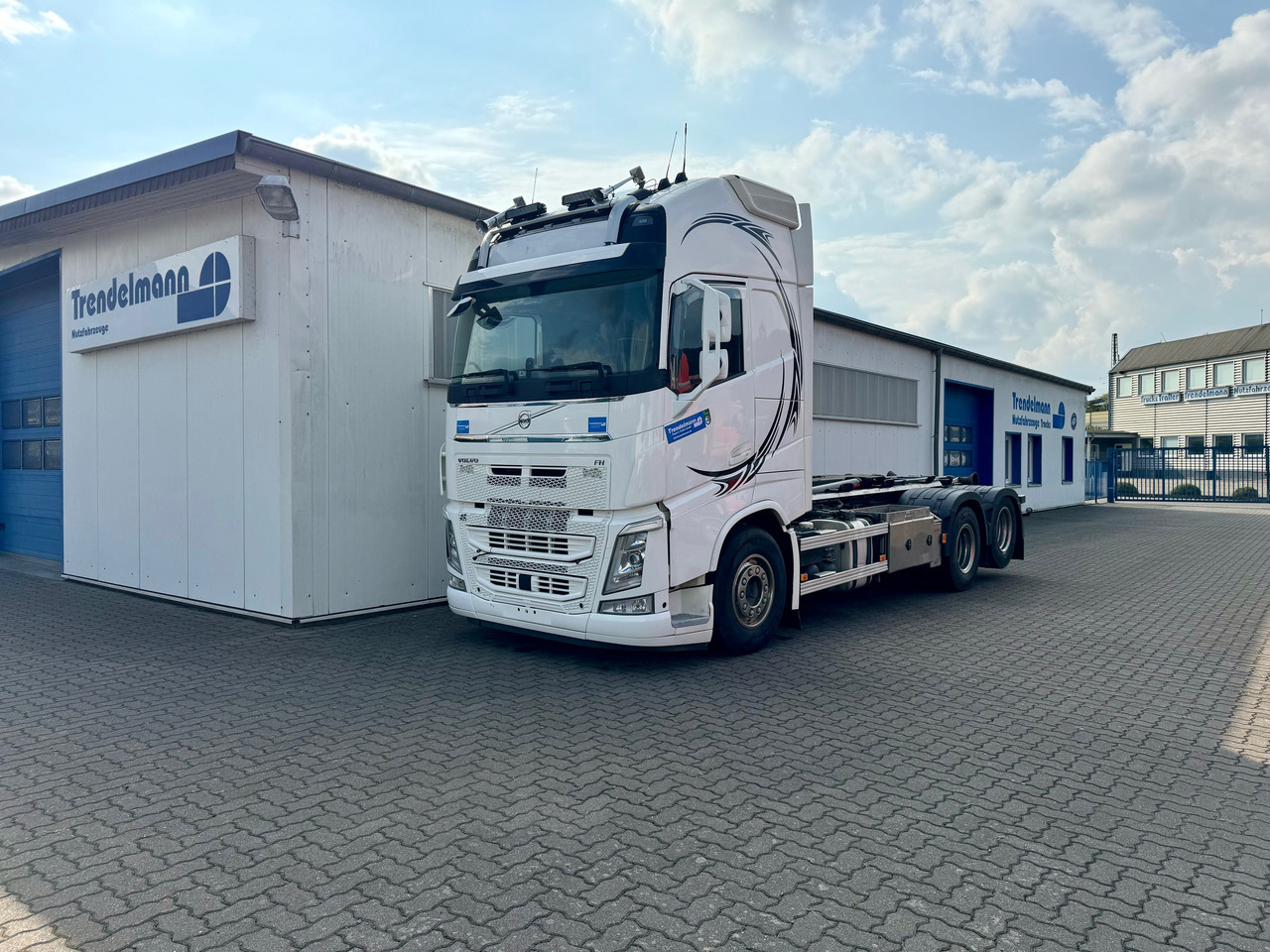 VOLVO Fh-13-540 6x4R - Kamion sa hidrauličnom kukom: slika 1 VOLVO Fh-13-540 6x4R - Kamion sa hidrauličnom kukom: slika 1