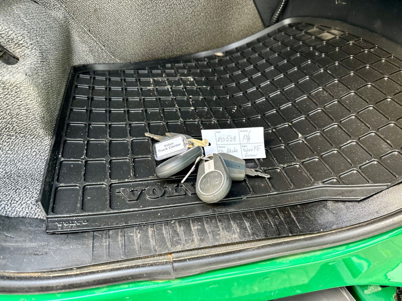 Volvo FE 330 6x2 Hooklift Joab 20 to 5400 mm Lenkachse - Kamion sa hidrauličnom kukom: slika 5 Volvo FE 330 6x2 Hooklift Joab 20 to 5400 mm Lenkachse - Kamion sa hidrauličnom kukom: slika 5