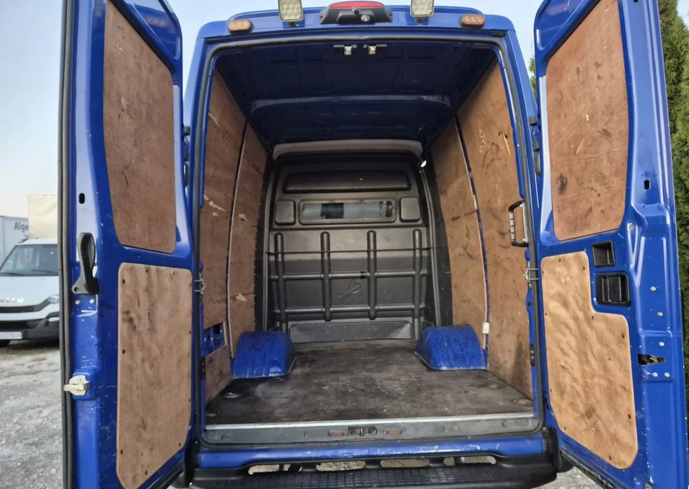 Iveco 35C17/ 3.0 170KM/ - Dostavno vozilo sa duplom kabinom: slika 5 Iveco 35C17/ 3.0 170KM/ - Dostavno vozilo sa duplom kabinom: slika 5