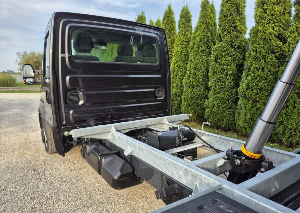 Iveco 35C18 3.0 180KM - Dostavno vozilo kiper: slika 4 Iveco 35C18 3.0 180KM - Dostavno vozilo kiper: slika 4