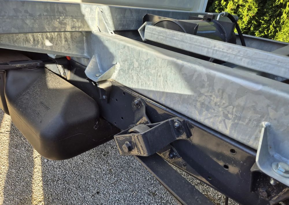 Iveco 35c17 3.0 Brygadówka - Dostavno vozilo kiper: slika 5 Iveco 35c17 3.0 Brygadówka - Dostavno vozilo kiper: slika 5