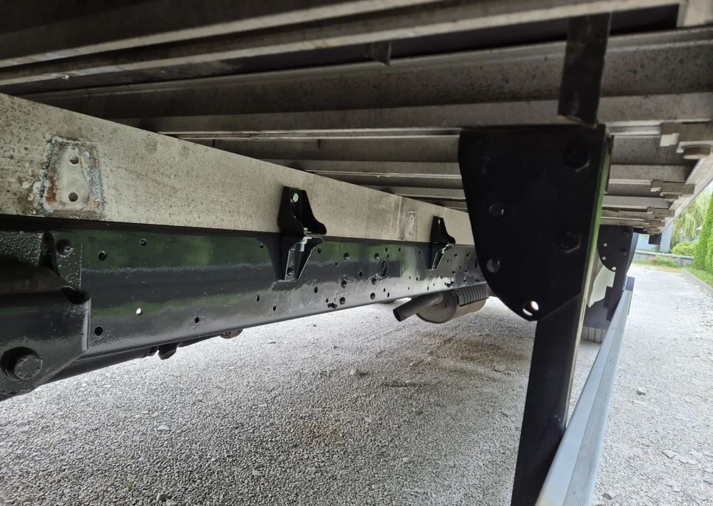 Iveco 65c17 70c17 50c15 3.0 170KM - Dostavno vozilo s ravnom platformom: slika 5 Iveco 65c17 70c17 50c15 3.0 170KM - Dostavno vozilo s ravnom platformom: slika 5