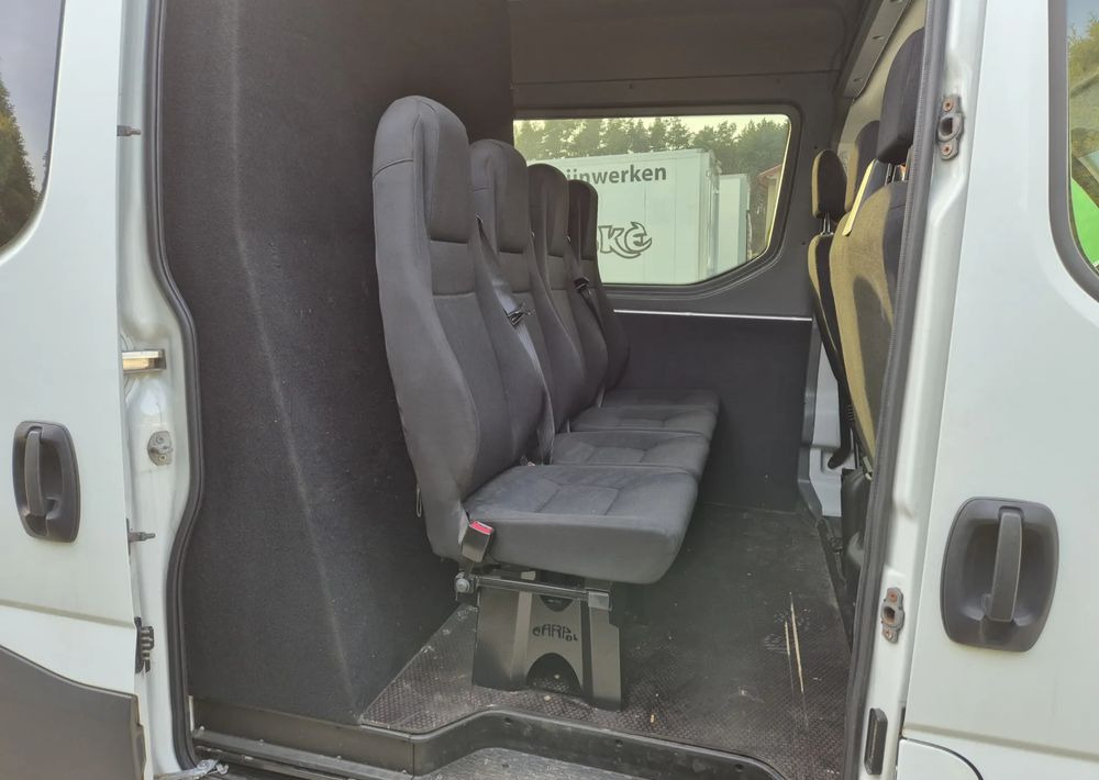 Iveco Iveco 35s18 3.0 180KM Brygadówka manual - Dostavno vozilo sa duplom kabinom: slika 5 Iveco Iveco 35s18 3.0 180KM Brygadówka manual - Dostavno vozilo sa duplom kabinom: slika 5