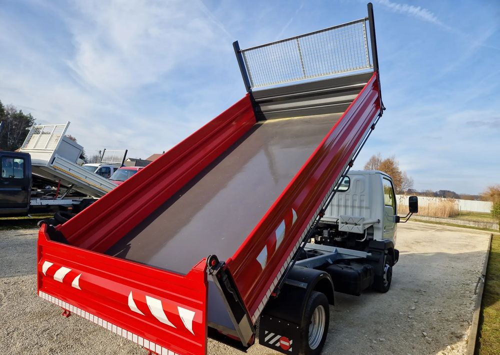 Nissan Cabstar 3.0 - Dostavno vozilo kiper: slika 4 Nissan Cabstar 3.0 - Dostavno vozilo kiper: slika 4