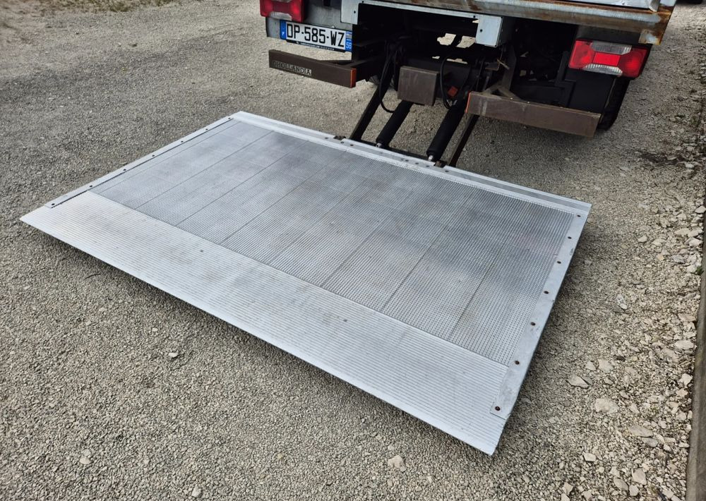 Winda Dhollandia 750kg Iveco , 2015 rok ,stan bdb! - Hidraulična dizalica: slika 3 Winda Dhollandia 750kg Iveco , 2015 rok ,stan bdb! - Hidraulična dizalica: slika 3