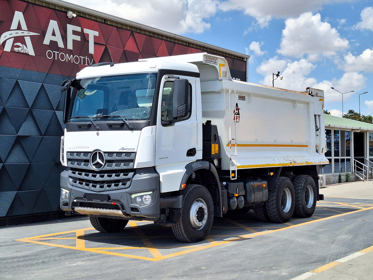 MERCEDES-BENZ AROCS 3345 - Istovarivač: slika 1 MERCEDES-BENZ AROCS 3345 - Istovarivač: slika 1