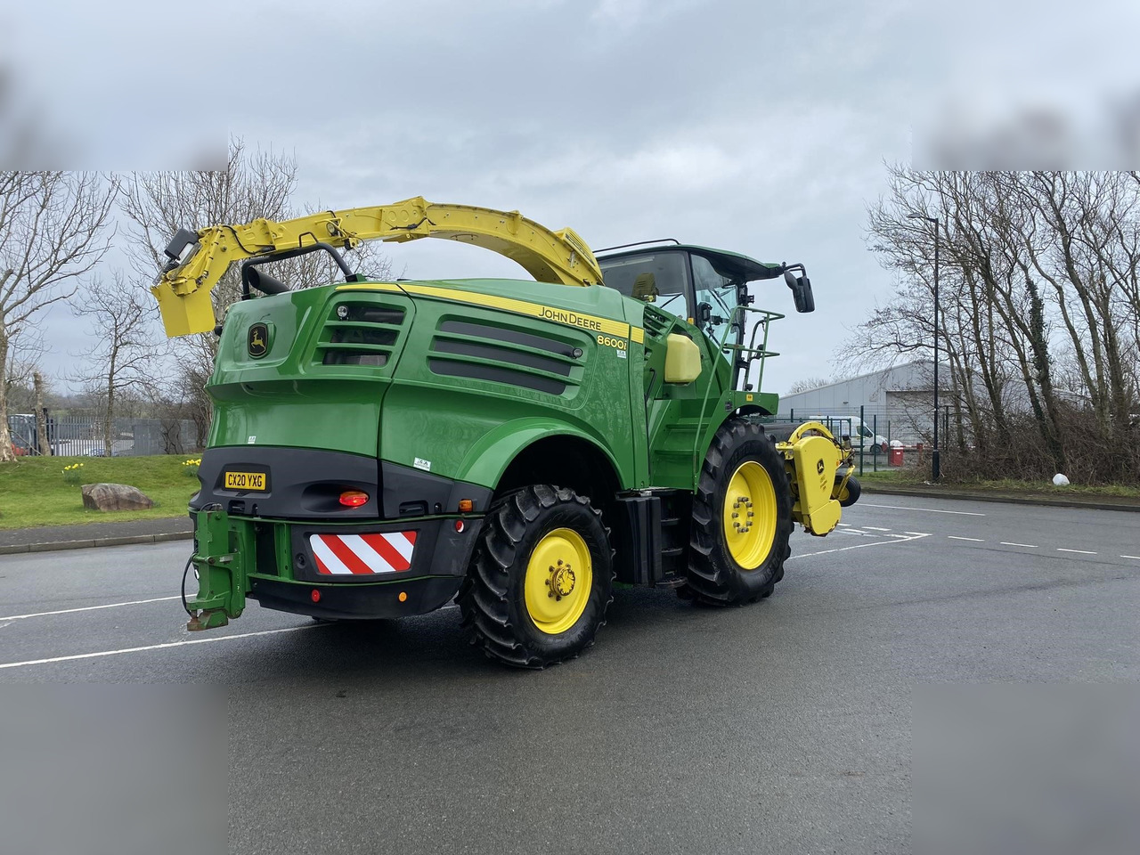 2020 JOHN DEERE 8600 - Kombajn za stočnu hranu: slika 5 2020 JOHN DEERE 8600 - Kombajn za stočnu hranu: slika 5