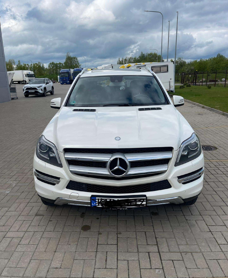 Mercedes-Benz GL350 - SUV: slika 1 Mercedes-Benz GL350 - SUV: slika 1