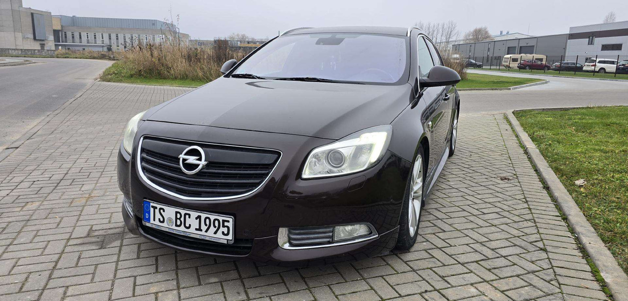 Opel Insignia - Karavan: slika 1 Opel Insignia - Karavan: slika 1