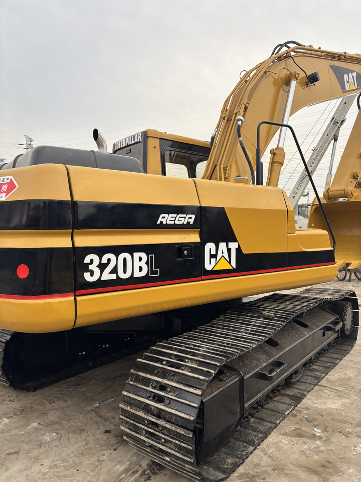 CATERPILLAR 320BL used excavator low price for sale - Bager guseničar: slika 3 CATERPILLAR 320BL used excavator low price for sale - Bager guseničar: slika 3