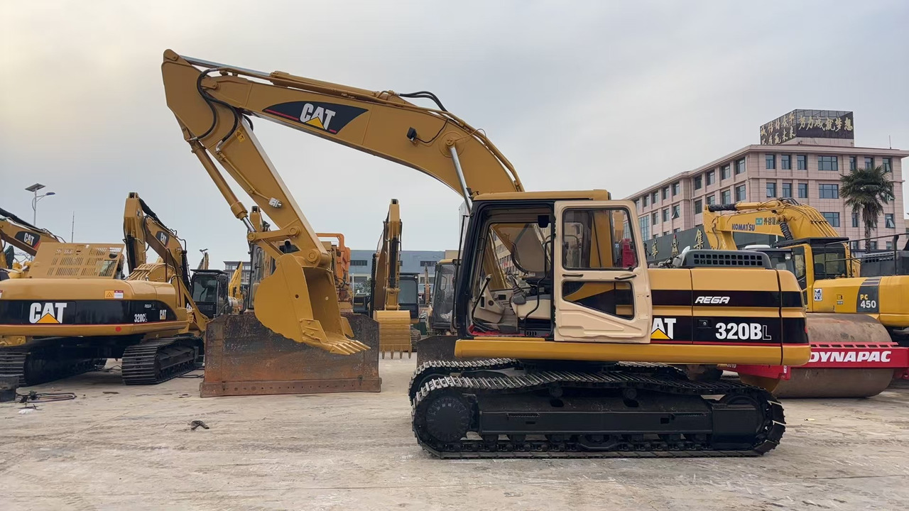 CATERPILLAR 320BL used excavator low price for sale - Bager guseničar: slika 1 CATERPILLAR 320BL used excavator low price for sale - Bager guseničar: slika 1