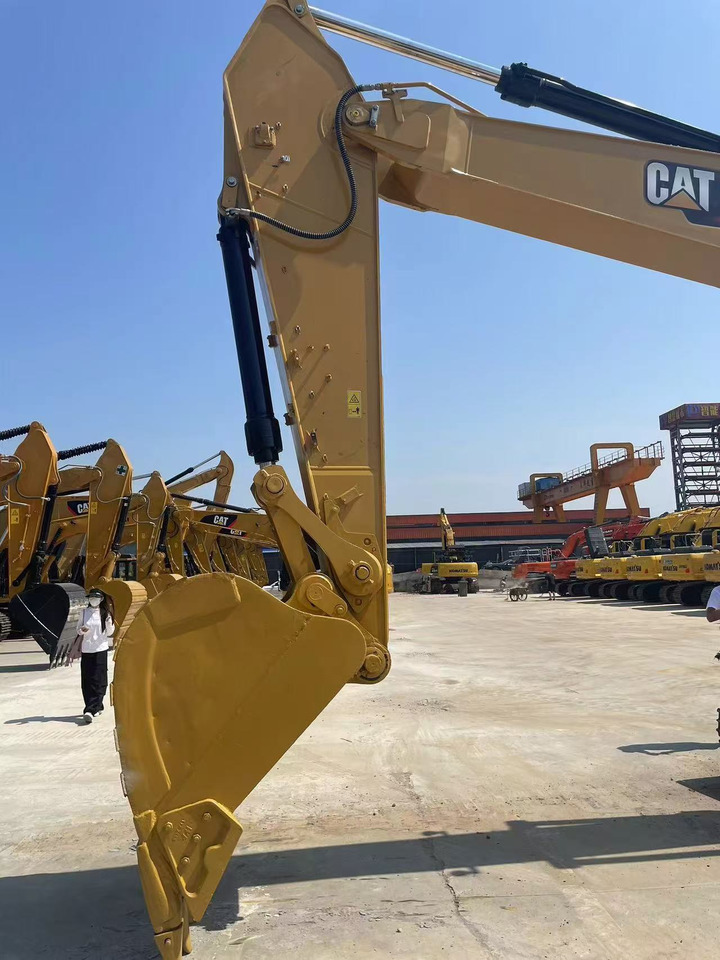 CATERPILLAR 330GC Low fuel consumption and easy maintenance Earthwork Engineering Mining Urban Construction - Bager guseničar: slika 3 CATERPILLAR 330GC Low fuel consumption and easy maintenance Earthwork Engineering Mining Urban Construction - Bager guseničar: slika 3