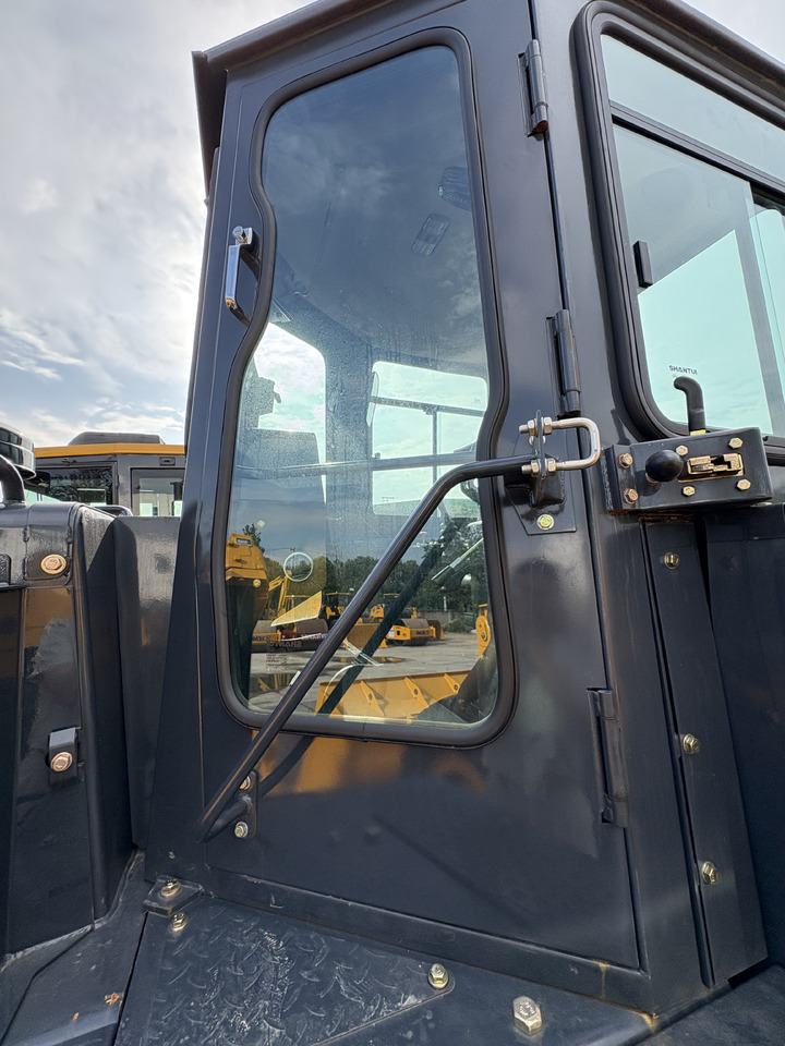 SHANTUI sd22 bulldozer 2024 new machine - Buldožer: slika 5 SHANTUI sd22 bulldozer 2024 new machine - Buldožer: slika 5