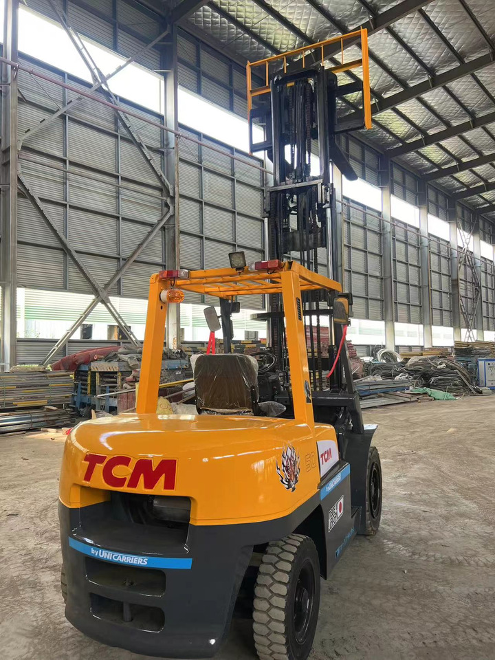 Dizel viljuškar TCM fd50 japan brand original 5 ton diesel forklift 3 section 4.5m Customizable mast clamp side shift: slika 7 Dizel viljuškar TCM fd50 japan brand original 5 ton diesel forklift 3 section 4.5m Customizable mast clamp side shift: slika 7