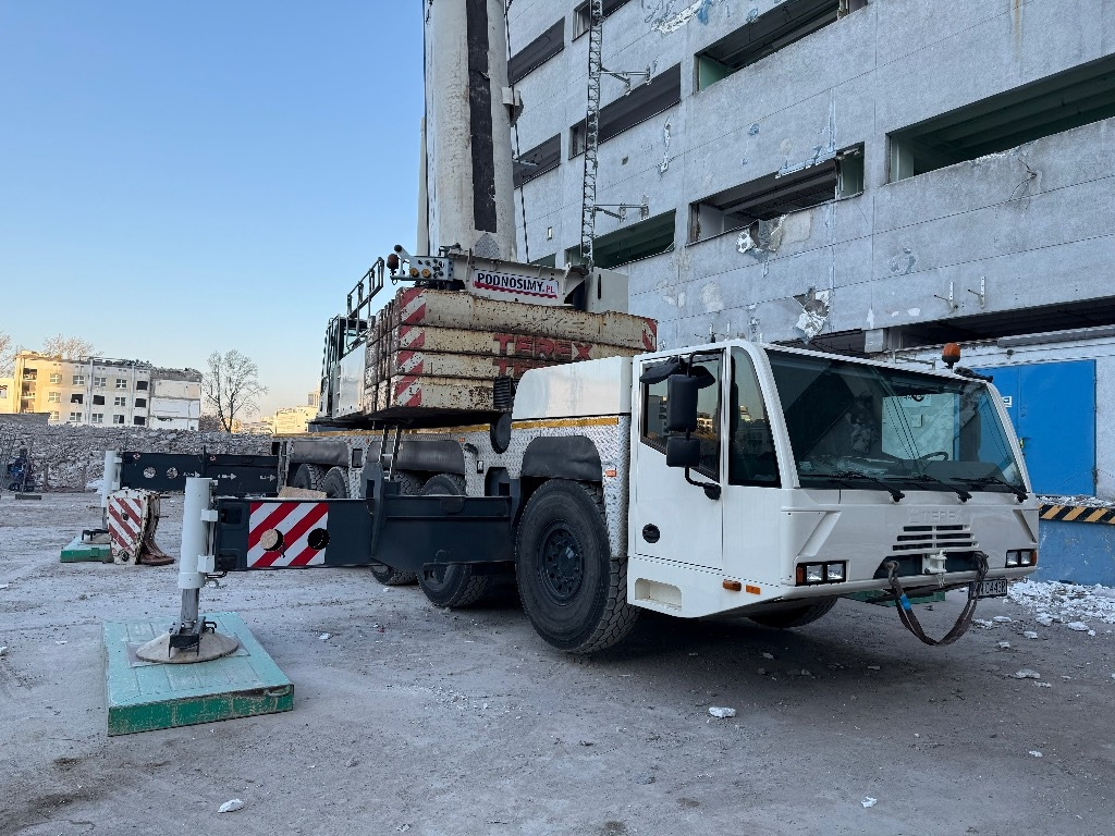 Demag AC 200-1 - Autokran za sve terene: slika 1 Demag AC 200-1 - Autokran za sve terene: slika 1