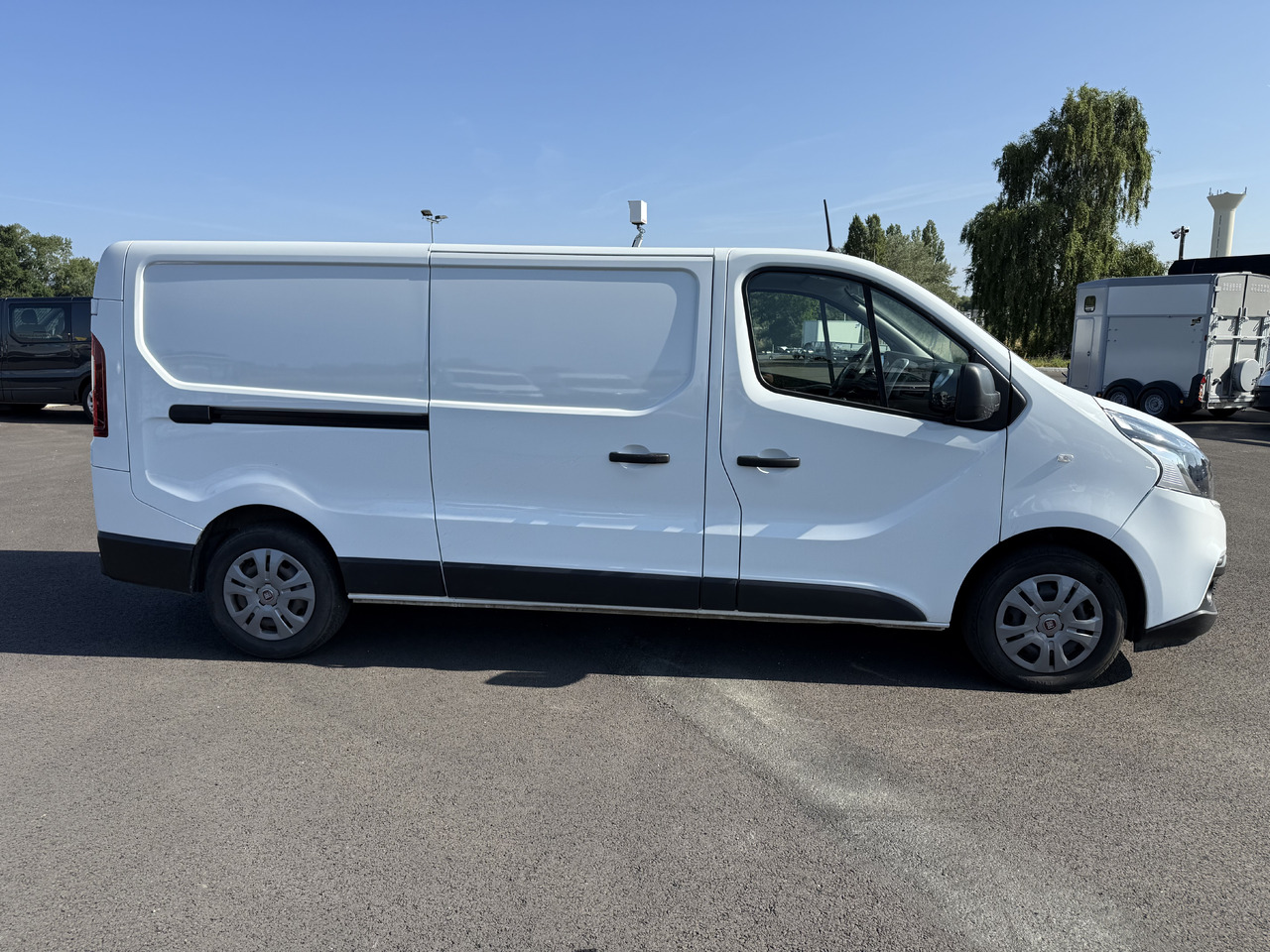 FIAT TALENTO 1T3 LH1 2.0MULTIJET120 PRO LOUNGE + ATTELAGE ET KIT BOIS COMPLET - Furgon: slika 4 FIAT TALENTO 1T3 LH1 2.0MULTIJET120 PRO LOUNGE + ATTELAGE ET KIT BOIS COMPLET - Furgon: slika 4