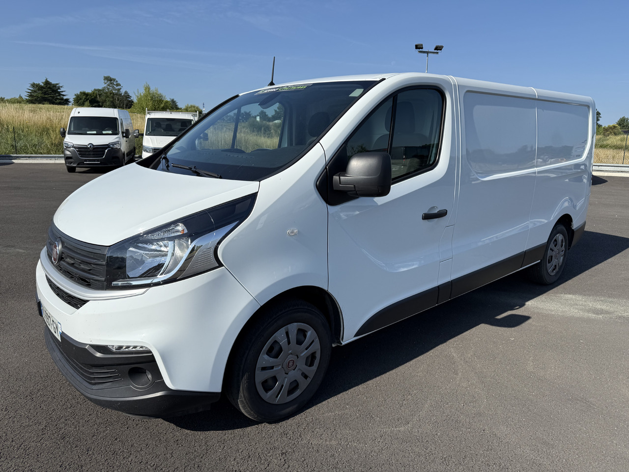 FIAT TALENTO 1T3 LH1 2.0MULTIJET120 PRO LOUNGE + ATTELAGE ET KIT BOIS COMPLET - Furgon: slika 2 FIAT TALENTO 1T3 LH1 2.0MULTIJET120 PRO LOUNGE + ATTELAGE ET KIT BOIS COMPLET - Furgon: slika 2