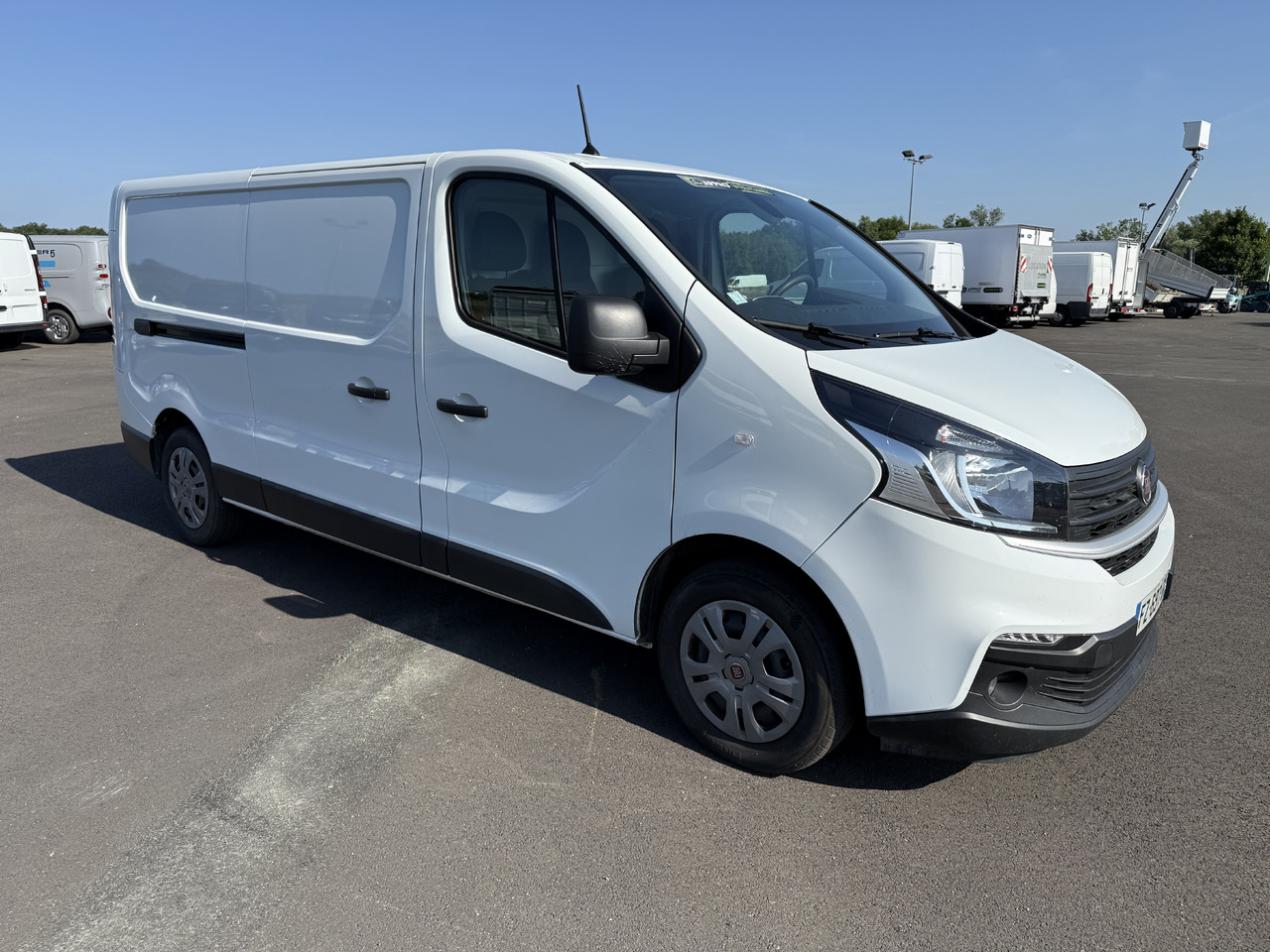 FIAT TALENTO 1T3 LH1 2.0MULTIJET120 PRO LOUNGE + ATTELAGE ET KIT BOIS COMPLET - Furgon: slika 1 FIAT TALENTO 1T3 LH1 2.0MULTIJET120 PRO LOUNGE + ATTELAGE ET KIT BOIS COMPLET - Furgon: slika 1