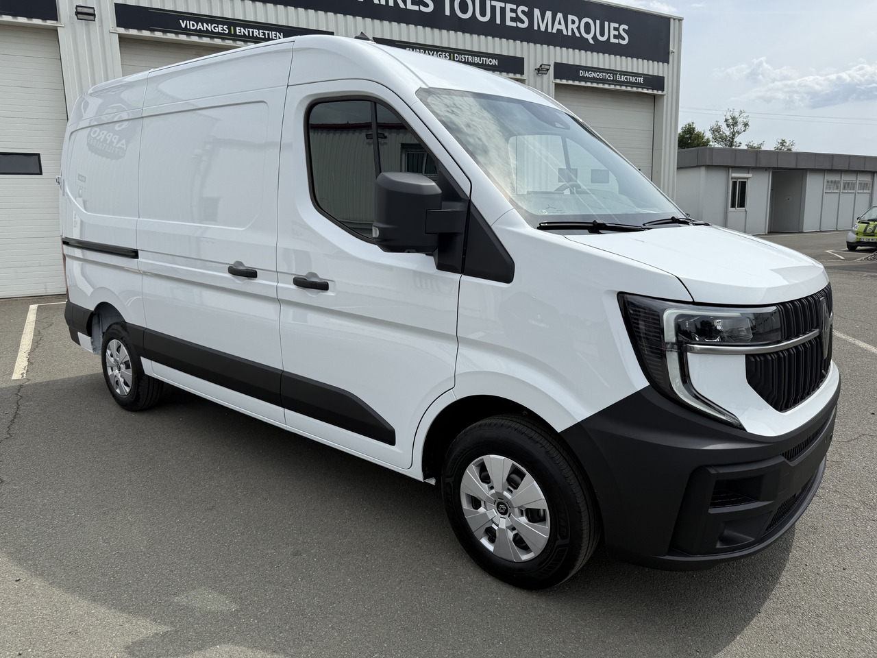 RENAULT MASTER 3T5 L2H2 EXTRA 2.0DCI150 - Furgon: slika 1 RENAULT MASTER 3T5 L2H2 EXTRA 2.0DCI150 - Furgon: slika 1