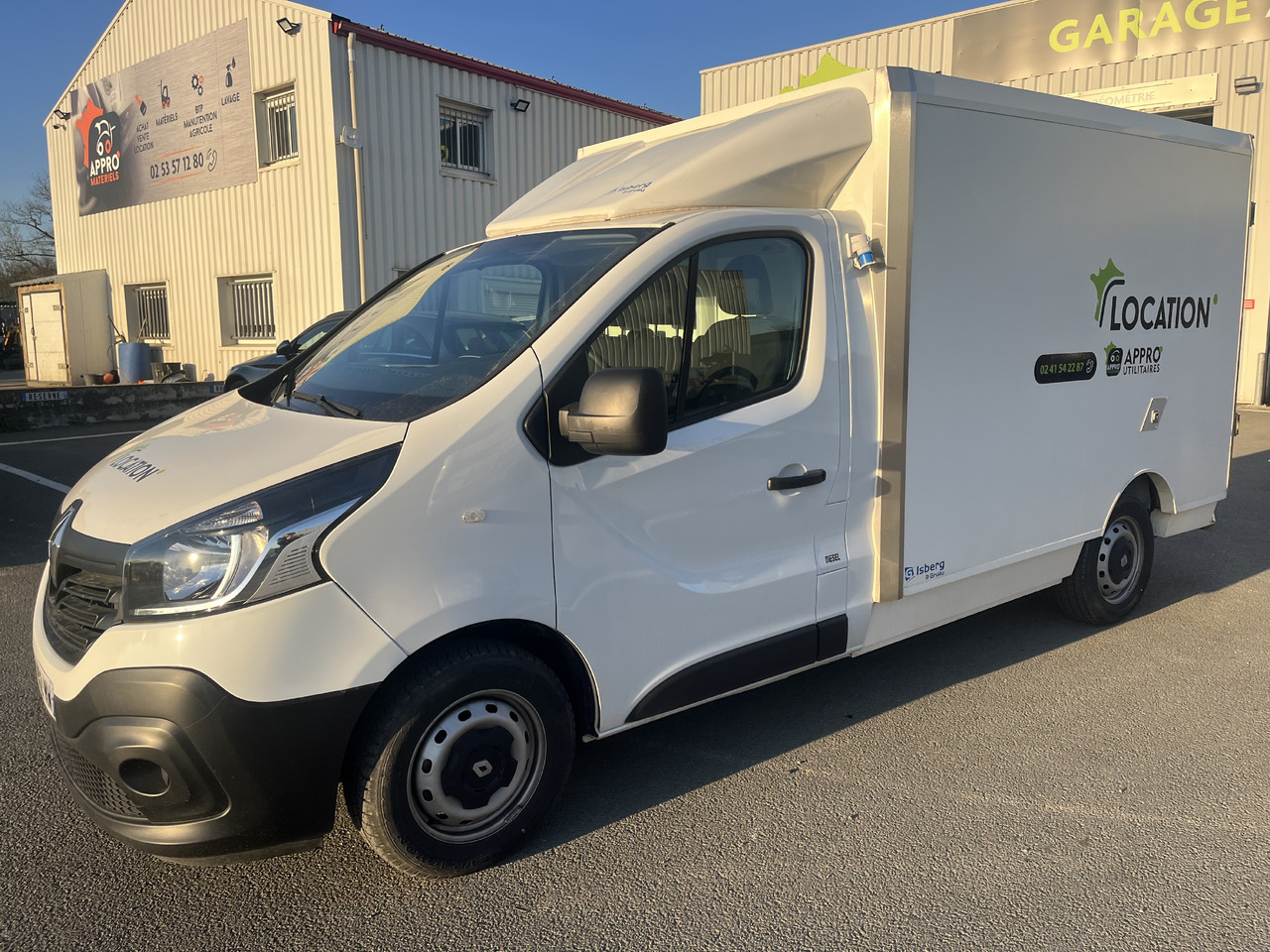 RENAULT TRAFIC 125CH - Dostavno vozilo hladnjača: slika 2 RENAULT TRAFIC 125CH - Dostavno vozilo hladnjača: slika 2