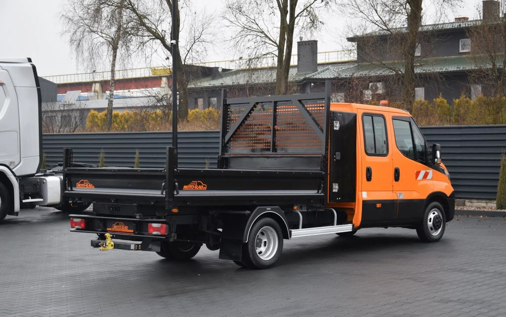 Iveco DAILY 35C16 / 2.3 - 160 KM / BRYGADÓWKA / 6 OSOBOWY / DOSTAWCZE / SKRZYNIA / KLIMA / NAWIGACJA / KAMERA COFANIA / TEMPOMAT / SERWISOWANY / SPROWADZONY - Dostavno vozilo sa duplom kabinom: slika 5 Iveco DAILY 35C16 / 2.3 - 160 KM / BRYGADÓWKA / 6 OSOBOWY / DOSTAWCZE / SKRZYNIA / KLIMA / NAWIGACJA / KAMERA COFANIA / TEMPOMAT / SERWISOWANY / SPROWADZONY - Dostavno vozilo sa duplom kabinom: slika 5