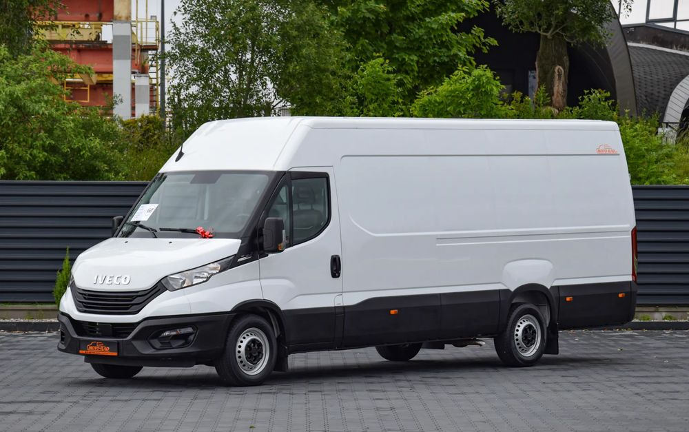 Iveco DAILY MAXI 35S16 / 2.3 - 160 KM / AUTOMAT HI-MATIC / NOWY MODEL / 3 OSOBY / DOSTAWCZE / BLASZAK / KLIMA / CZUJNIKI COFANIA / NISKI PRZEBIEG / 2022 / SERWISOWANY / Z NIEMIEC - Furgon: slika 1 Iveco DAILY MAXI 35S16 / 2.3 - 160 KM / AUTOMAT HI-MATIC / NOWY MODEL / 3 OSOBY / DOSTAWCZE / BLASZAK / KLIMA / CZUJNIKI COFANIA / NISKI PRZEBIEG / 2022 / SERWISOWANY / Z NIEMIEC - Furgon: slika 1