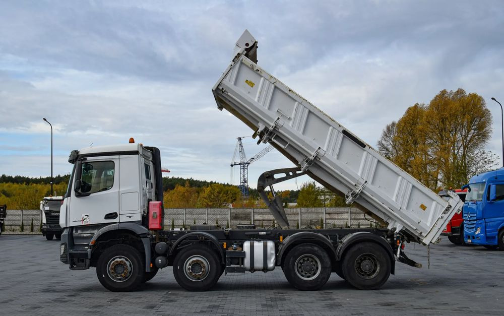 Istovarivač Mercedes-Benz AROCS 3243 / 8x4 / EURO 6 / WYWROTKA / MELLER KIPPER / HYDROBURTA / AUTOMAT / SERWISOWANY / SPROWADZONY: slika 12 Istovarivač Mercedes-Benz AROCS 3243 / 8x4 / EURO 6 / WYWROTKA / MELLER KIPPER / HYDROBURTA / AUTOMAT / SERWISOWANY / SPROWADZONY: slika 12