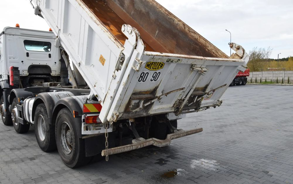 Istovarivač Mercedes-Benz AROCS 3243 / 8x4 / EURO 6 / WYWROTKA / MELLER KIPPER / HYDROBURTA / AUTOMAT / SERWISOWANY / SPROWADZONY: slika 13 Istovarivač Mercedes-Benz AROCS 3243 / 8x4 / EURO 6 / WYWROTKA / MELLER KIPPER / HYDROBURTA / AUTOMAT / SERWISOWANY / SPROWADZONY: slika 13