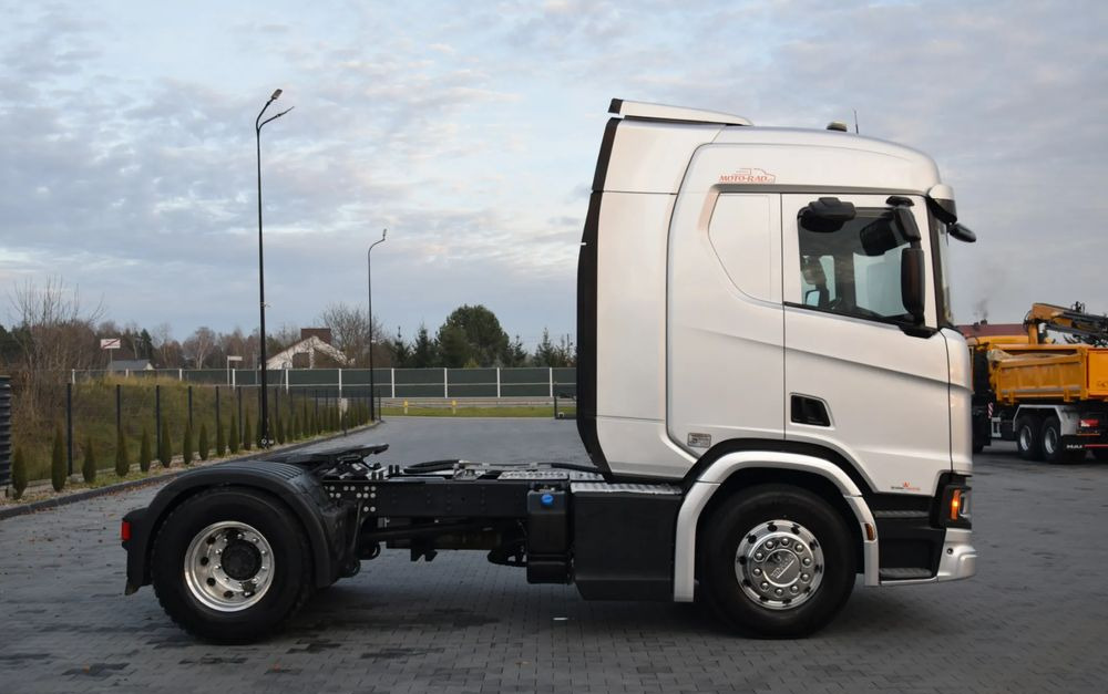 Scania R450 / HYDRAULIKA / RETARDER / ACC / KLIMA / FULL LEDY / ALUFELGI / SERWISOWANA / SPROWADZONA - Tegljač: slika 4 Scania R450 / HYDRAULIKA / RETARDER / ACC / KLIMA / FULL LEDY / ALUFELGI / SERWISOWANA / SPROWADZONA - Tegljač: slika 4